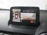 バックカメラを標準装備。駐車場などでの取り回しもスムーズに行っていただけます。