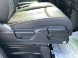 運転席には座面の高さを調整できるアジャスターが付いております☆