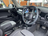 ◆LIBERALAは、輸入車選びの新たなスタイルを提案するインポート・セレクト・ブランドです。オーナー様となる方がクルマから直接感じる感性を第一にした、最良の一台との出会いをコーディネートいたします。