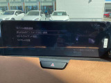 スマホをワイヤレス接続し、音楽再生やハンズフリー通話が利用可能です。ケーブルを繋ぐ手間なく乗車後スムーズにお好みの音楽を楽しめるため、毎日の通勤から休日のお出かけまで重宝する実用的な機能です。