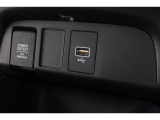 スマートフォンなどの音楽再生が可能なUSB接続ジャック装備車両です♪♪♪