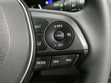 アダプティブクルーズコントロール機能付きです。走行中に先行車の様子を検知しながら、設定した車速の範囲内で先行車との距離のキープを支援します。詳細は販売店スタッフまでおたずねください。