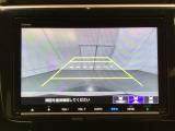 バックでの車庫入れも安心です! リアカメラが付いているバックモニター付のナビを装備しております。操作線もついており距離感も画面から確認できます。