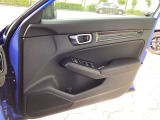 運転席ドアパネル収納