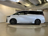 助手席側は電動スライドドアになってます。運転席やキーのリモコンで開閉できるので手が塞がっていても楽に積み降ろし出来ますよ。