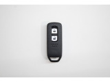 スマートキーはカバンの中やポケットに携帯するだけでドアロックの開閉・エンジンスタートが可能です!