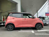 日産ディーラーならではの経験豊富な整備士が、お渡し前にきっちりと車検整備をさせていただいております。またお渡し後1ヶ月もしくは1000kmで、無料の点検整備を実施させていただきます。