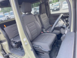 ドライバーによって運転しやすいポジションは異なり、あの車はどうなのか不安なこともありますよね。気になるお車は店頭で乗り込んでご確認いただけます♪