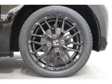 純正のアルミホイールが足元を飾ります!サイズは165/55R15になります!