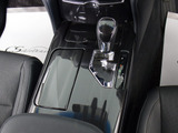 使いやすさや安全性を追求したステアリング周り!高級車ゆえにスイッチ類が多いのも特徴ですね!考え尽くされた配置ですぐに使いこなす事が出来ますのでご安心下さい!是非、体感してみて下さい!!