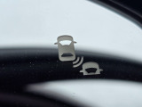 斜め後ろの死角にいる車両の存在を光って知らせてくれる機能です。車線変更時の安全運転をスマートにサポートいたします。