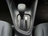フロアシフトのCVTオートマチック車です。