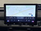 ディスプレイオーディオを装備。スマホとクルマをつなぐことで、これまでのナビに加えて、いろんなサービスが楽しめます。