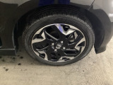 かっこいい【アルミホイール】を履いていますので、足元を引きしまっていますね。