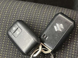 キーを取り出さずにドアを施錠&解錠。クルマの始動も可能です。