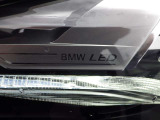 LEDヘッドランプは自然に近い色で、夜間の運転時や天候の悪い時にキレイに照らしてくれます。