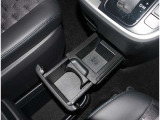 お車の取扱説明書・メンテナンスノート(記録簿)もございます。トヨタのディーラーで安心を買って下さい。当社は無理な勧誘は致しません。まずはお客様からのお問い合わせを心よりお待ちしております。