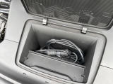 密閉性が高く、泥や埃で荷物が汚れることも、湿気の心配もありません。もちろん、後部ラゲッジスペースに収まりきらない荷物を積み込む荷室としてもご利用いただけます。