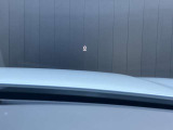 ヘッドアップディスプレイを装備しています。ドライバーの視線の先にスピードが表示されるので、視線の異動が少なく、安全に運転出来ます。