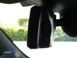 ETC2.0一体型の自動防眩機能付きバックミラー!後続車のヘッドライトの眩しさを自動で軽減してくれます!