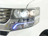 ◆ディスチャージヘッドライト◆ハロゲンライトより光量が多く、明るくて視認性がいいので、夜間走行時も安全に運転できます!