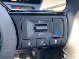 日産先進技術《プロパイロット搭載!》高速走行時などのロングドライブに一役買うのがクルーズコントロール機能です♪足をアクセルとブレーキから離しても、設定したスピードで自動で走ってくれます☆