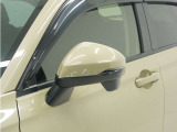 ◆ドアミラーウインカー◆ドアミラーにウインカーを装備しています。対向車に自身の進行方向を合図し安全に運転できます。