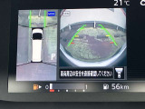 アラウンドビューモニターまるで車を真上から映したような映像で、前後左右の感覚が分かります♪車庫入れや駐車時に大活躍の機能です。