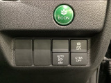 ハンドルの右側には安全装備の、CTBA(シティブレーキアシストシステム)とVSA(ABS+TCS+横滑り抑制)の解除スイッチがついています。燃費に役立つECONボタンもここです。