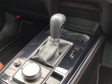 アクセルペダルを踏み込む量や速さに応じて変速パターンをし、人馬一体の運転感覚を発揮してくれる6速オートマ!