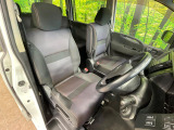 運転席シート廻りは使用感も少なく、良好な状態となっています。丁寧に使われていたことがよくわかりますね。