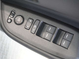 ◆パワーウィンドウスイッチ◆運転席から全席の窓の開閉操作を行うことが出来いつでも換気ができます!