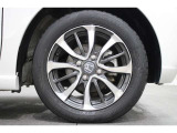 純正のアルミホイールが足元を飾ります!タイヤサイズは155/65R14です。