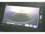 バックカメラが装備されており、後方の安全確認はもちろんのこと狭い場所での駐車や雨の日・夜間など視界の悪いコンディションでのストレスの軽減にもなります!