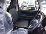それぞれの分野のプロがお車の悩みや疑問に親身になって対応させていただきます。