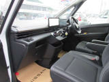 【ワイド保証】日産販売店の中古車には、無料で保証が付いています。走行距離無制限で無料保証期間は1年間〜。日産ならではの保証になります!