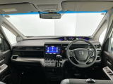 【前方視界】開放的な前方視界!運転がしやすく疲れにくいです♪窓が大きく、見通しがとっても良いおクルマですよ♪