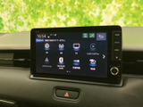 FM・AMやテレビ、Apple CarPlayなどの選択項目が画面に並び、使いたい機能を見つけやすい構成です。音楽や情報を楽しむ日常の移動にも便利にお使いいただけます。