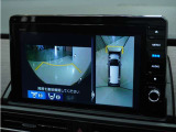 ◆マルチビューカメラシステム◆運転席から見づらい前後左右を、ナビ画面の映像で確認。見通しの悪い交差点や狭い道でのすれ違い、駐車などをサポートします。
