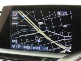 メーカー装着の8インチSDナビを装備しております。