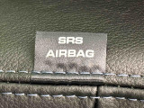 車両側方からの衝撃を緩和するSRSサイドエアバッグ(運転席/助手席)に加えて,SRSカーテンシールドエアバックも標準装備