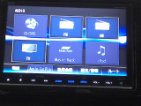 フルセグTVを搭載。CD/DVD再生、Bluetoothオーディオに対応しています。