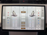 エアコンはデュアルオートを採用、フロントシートのシートヒーター・クーラーもこちらの操作パネルより操作いただけるようになっています。