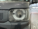 LEDヘッドライトは、点灯の瞬間から最大光量を発揮し、突然暗くなるトンネルなどでの安定感を高めます。