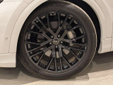 【ホイール】メーカーOP価格￥50,000-アルミホイール 10Yスポークデザイン ブラックメタリック 10Jx22 (Audi Sport)タイヤ 285/40 R22