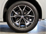 BMW純正アルミホイールです。納車時にはアルミホイールコーティングも承っております!是非ご検討下さいませ。