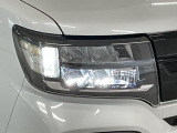 【LEDヘッドライト】現代の主流のライト。明るい光が瞬時に立ち上がり、必要な場所を均一に照らします。寿命も長く省エネで、スタイリッシュなデザインです♪
