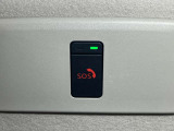 急病時や危険を感じた時には、SOSコ-ルスイッチを押してください。万が一の事故発生時には、専門のオペレ-タ-が警察や消防への連携をサポ-トします。(ご利用にはサービスへのご契約が必要となります)