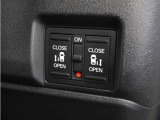 ◆両側電動スライドドア◆狭い駐車場でも乗り降りが楽々♪お子様が隣の車にドアを当ててしまう心配もございません!小さなお子様連れの方もこれで安心。