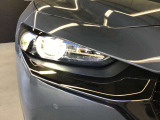 LEDヘッドランプ装備・消費電力が少なく明るいので夜間走行も安心して運転出来ます。